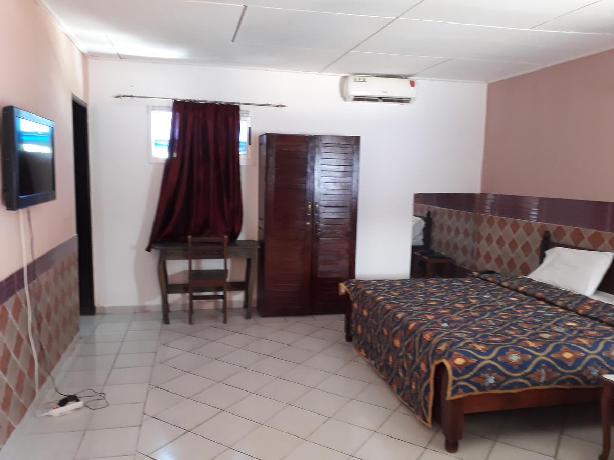 Hotel Residence Seven 7 อาบีจาน ภายนอก รูปภาพ