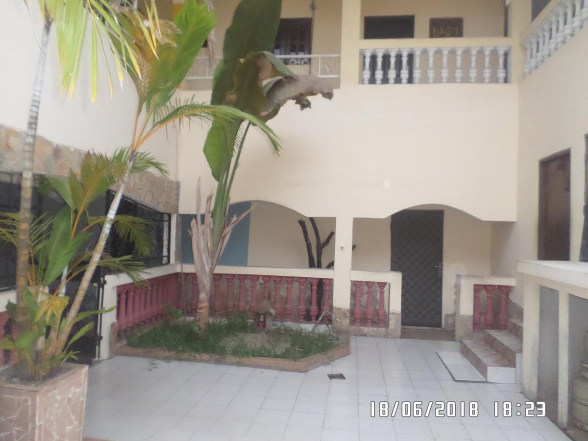 Hotel Residence Seven 7 อาบีจาน ภายนอก รูปภาพ